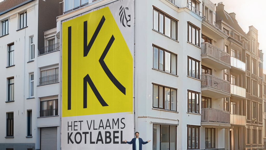 Vlaams kotlabel_Vlaams kotlabel promotiebanner tegen een appartementsgebouw